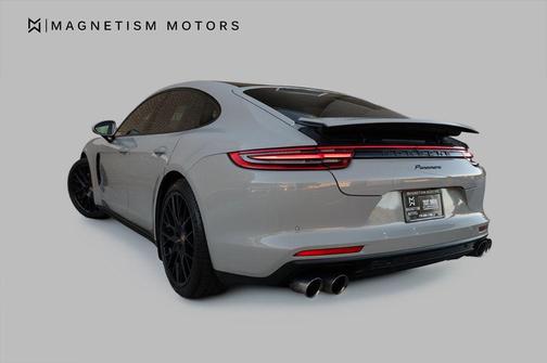 2018 Porsche Panamera 4