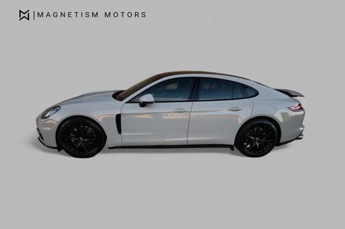 2018 Porsche Panamera 4
