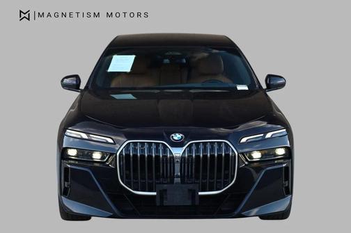 Carbon Black Metallic 2023 BMW 740 i