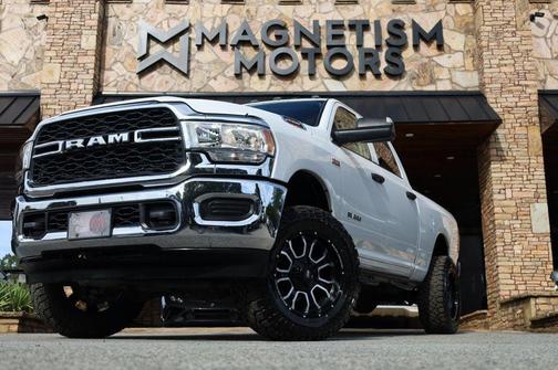 2019 RAM 2500 Tradesman Crew Cab 4x4 6'4' Box