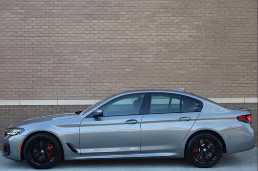 Skyscraper Gray Metallic 2023 BMW 540 i xDrive