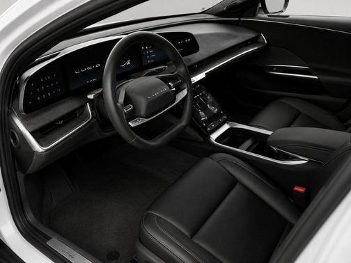Stellar White Metallic 2024 Lucid Air Touring