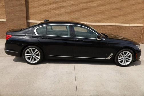 2017 BMW 750 i xDrive