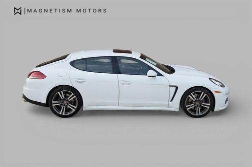 White 2015 Porsche Panamera 4