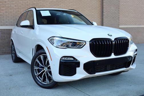 2021 BMW X5 M50i
