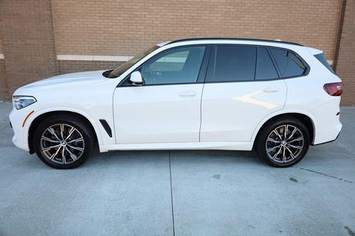 2021 BMW X5 M50i