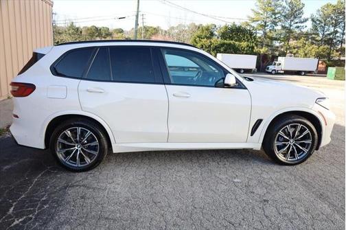 2021 BMW X5 M50i