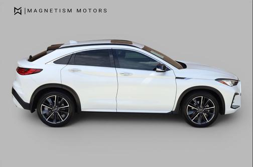 Radiant White 2023 INFINITI QX55 LUXE