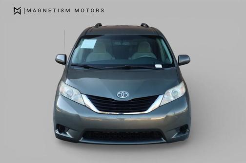 2013 Toyota Sienna LE