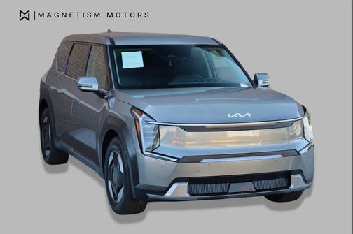 Pebble Gray 2024 Kia EV9 Light Long Range