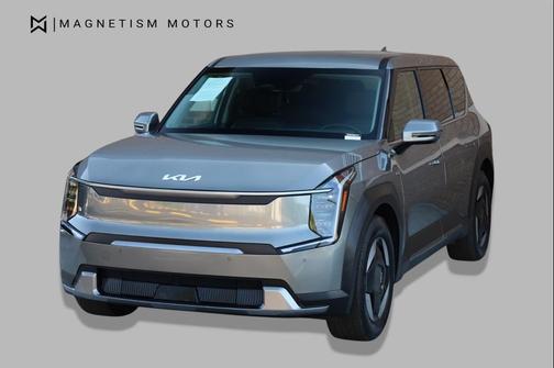 Pebble Gray 2024 Kia EV9 Light Long Range