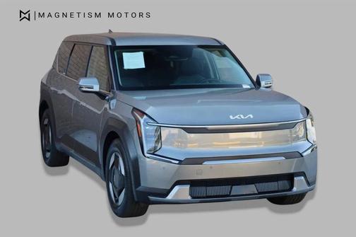 Pebble Gray 2024 Kia EV9 Light Long Range