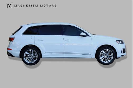 Carrara White 2021 Audi Q7 55 Premium Plus