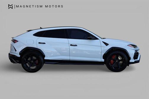 2019 Lamborghini Urus AWD