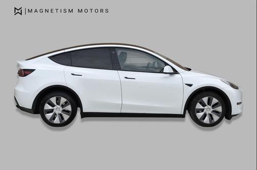 Pearl White Multi-Coat 2023 Tesla Model Y Long Range Dual Motor All-Wheel Drive