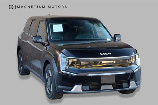 Aurora Black Pearl 2024 Kia EV9 Light Long Range