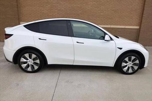 2022 Tesla Model Y Long Range Dual Motor All-Wheel Drive