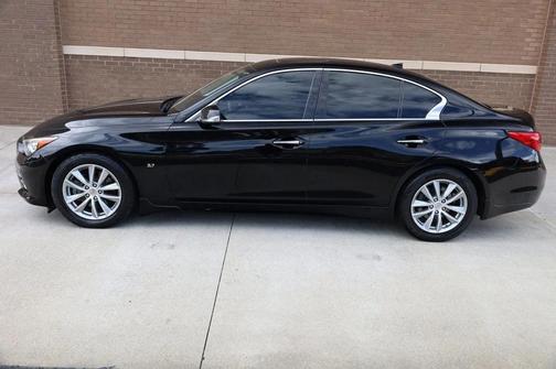 2015 INFINITI Q50 Base