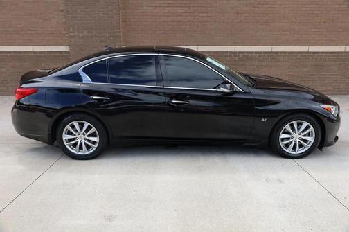 2015 INFINITI Q50 Base