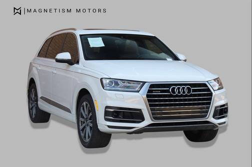 Carrara White 2017 Audi Q7 Premium