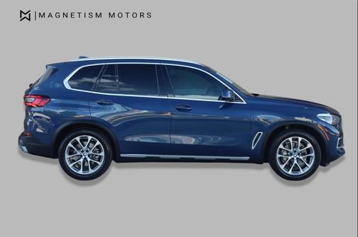 Phytonic Blue Metallic 2022 BMW X5 xDrive40i