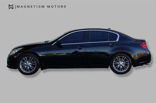 Black Obsidian 2013 INFINITI G37 Journey