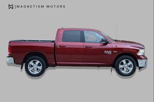 Delmonico Red Pearlcoat 2019 RAM 1500 Big Horn