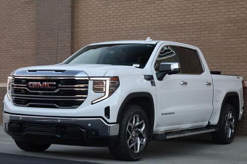 Summit White 2024 GMC Sierra 1500 SLT