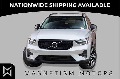 Vapour Grey Metallic 2025 Volvo XC40 B5 Plus Dark Theme