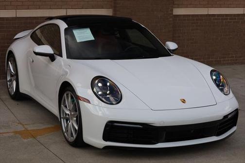 2021 Porsche 911 Carrera