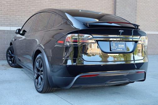 2022 Tesla Model X Plaid Tri Motor All-Wheel Drive