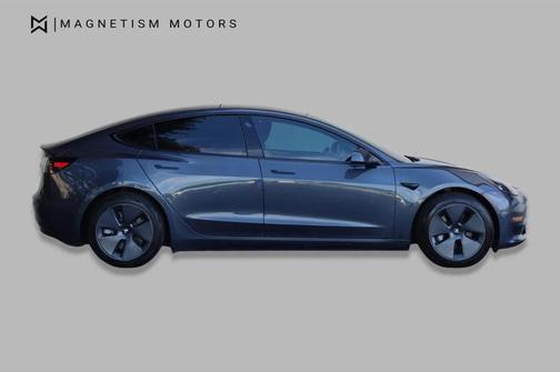 Midnight Silver Metallic 2022 Tesla Model 3 Long Range