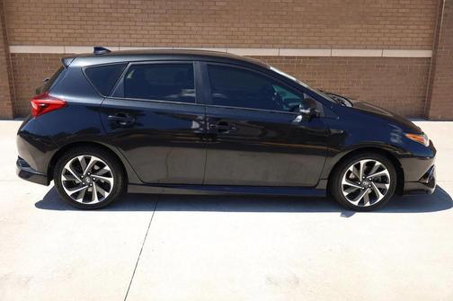 2016 Scion iM 5dr Hatchback CVT