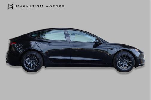 BLACK 2025 Tesla Model 3 Long Range