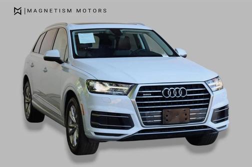 Carrara White 2019 Audi Q7 45 Premium