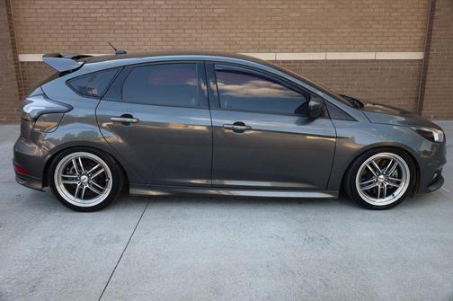 2016 Ford Focus ST 