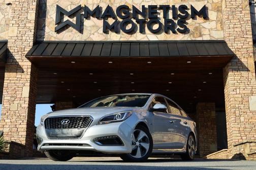 2017 Hyundai SONATA Hybrid Limited