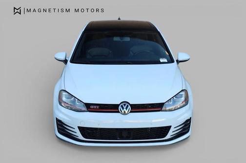2015 Volkswagen Golf GTI 2.0T SE w/Performance Package 4-Door