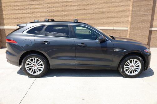 2017 Jaguar F-PACE 35t Prestige