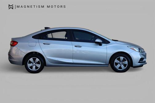 Silver Ice Metallic 2018 Chevrolet Cruze LS