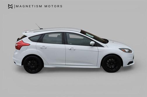 Oxford White 2014 Ford Focus ST