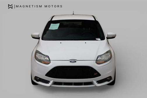 Oxford White 2014 Ford Focus ST