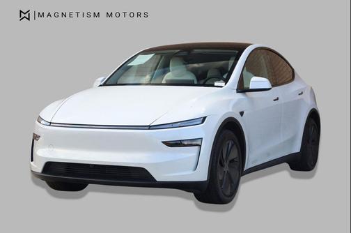 Pearl White Multi-Coat 2026 Tesla Model Y Premium Rear-Wheel Drive