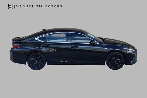Obsidian 2022 Lexus ES 300h F SPORT