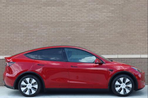 Red Multi-Coat 2021 Tesla Model Y Standard Range Rear-Wheel Drive