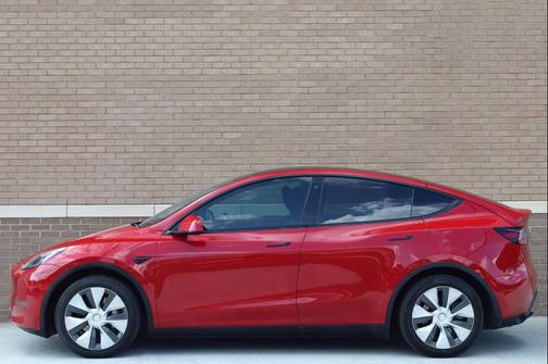 Red Multi-Coat 2021 Tesla Model Y Standard Range Rear-Wheel Drive