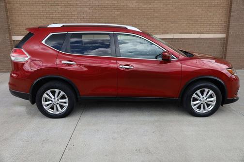 2016 Nissan Rogue SV