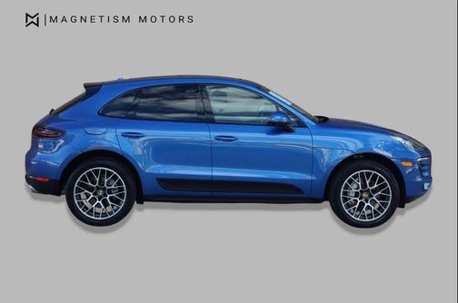 Sapphire Blue Metallic 2017 Porsche Macan Macan