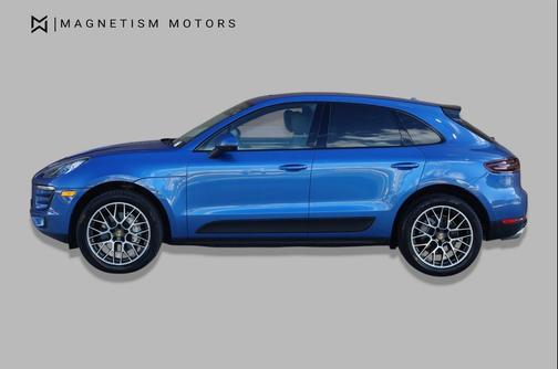 Sapphire Blue Metallic 2017 Porsche Macan Macan