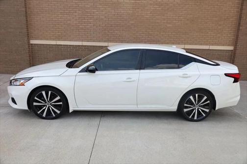 2022 Nissan Altima SR FWD